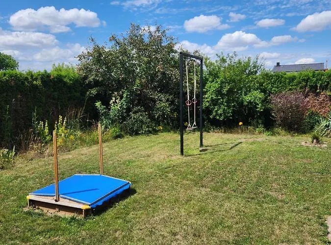 Apartment Neumuhler Hof: Spacious Family Retreat With Garden Terrace Schwerin (Mecklenburg-Vorpommern)