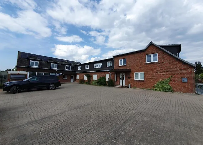 Neumuhler Hof: Spacious Family Retreat With Garden Terrace Apartment Schwerin (Mecklenburg-Vorpommern)