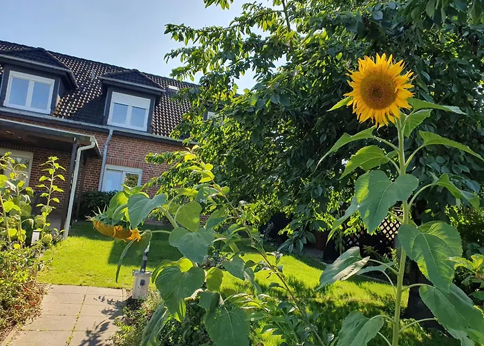 Neumuhler Hof: Spacious Family Retreat With Garden Terrace Apartment