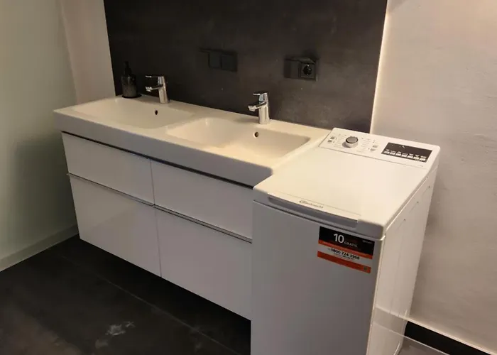 Neumuhler Hof: Spacious Family Retreat With Garden Terrace Apartment